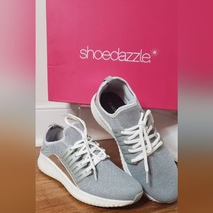 Sneakers gray/white sparkle women's size 10 comfortable front lace tie up.